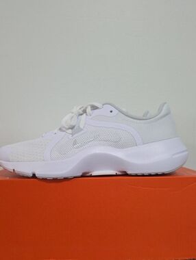 Nike Women's White Knit Lace-Up Running Shoe